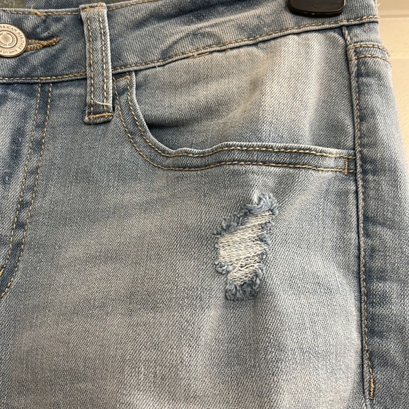 So Bermuda Shorts - Picture 4 of 12